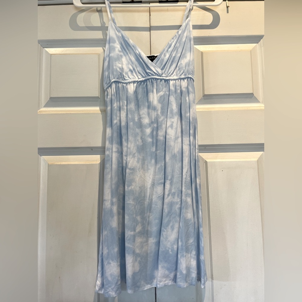 Kendall and Kylie dress!